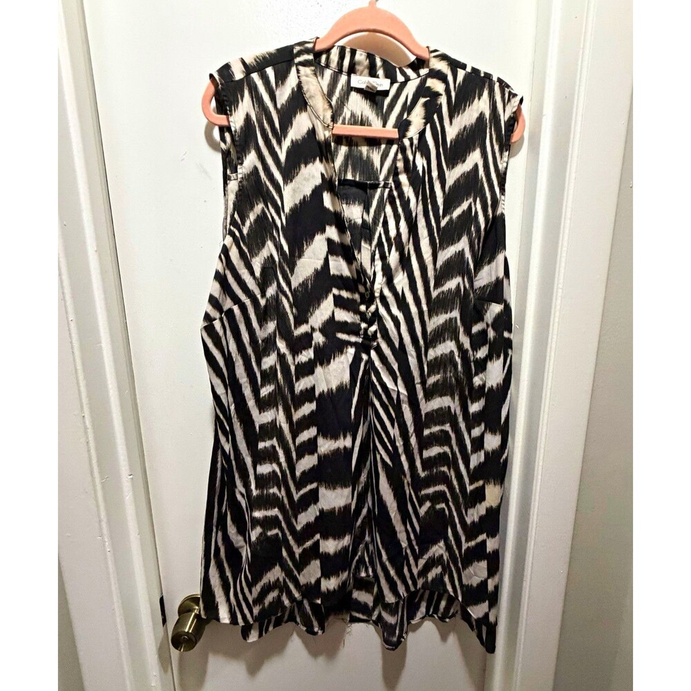 Calvin Klein Women’s Plus 2X Black/White Animal Print Sleeveless Button Blouse